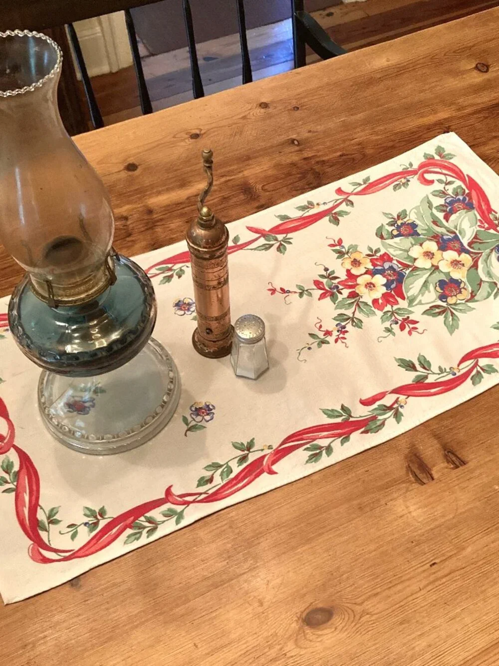 100% Cotton Vintage Table Runner ca. 1950s